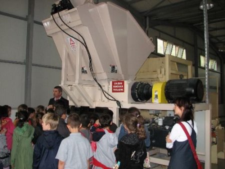Öğrenciler Çevre Bilinci Kazanmak İçin 'geri Dönüşüm'ü İnceledi