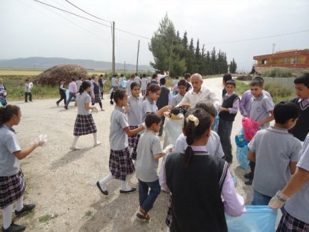Öğrenciler Çevre Temizliği Yaptı