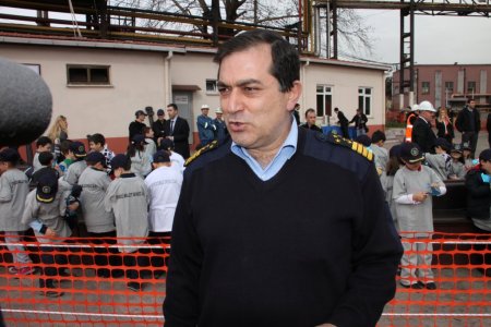 Öğrenciler deniz temizleme tatbikatını izledi