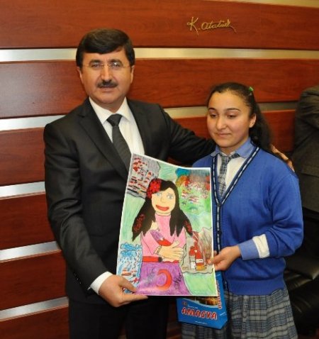 Öğrenciler deprem bilincini resim ve kompozisyonlarla anlattı