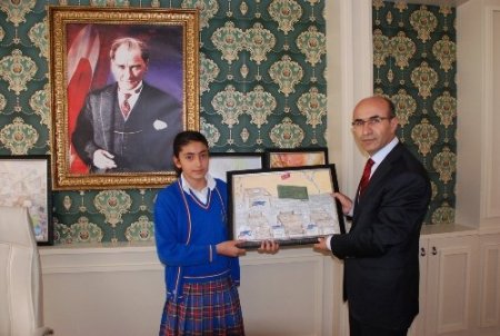 Öğrenciler deprem bilincini resim ve kompozisyonlarla anlattı