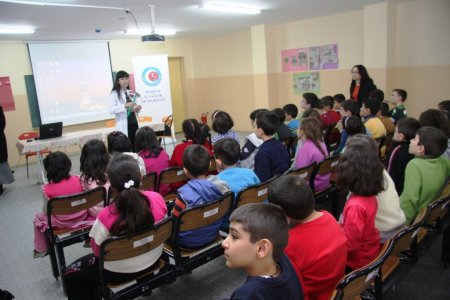 Öğrenciler diş fırçalamayı ‘Örnek Çocuk’la sevecek