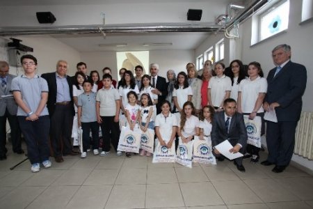 Öğrenciler ekmek israfını önlemek için yarıştı