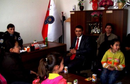 Öğrenciler Emniyet Amiri Durdu'yu Makamında Ziyaret Etti