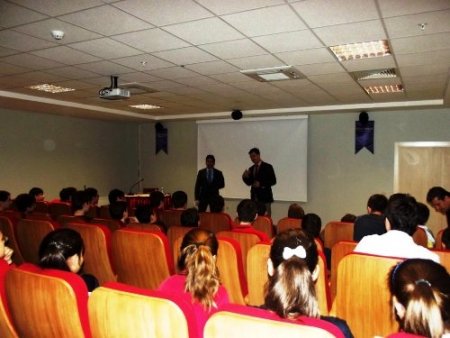 Öğrenciler 'Kariyer Günleri' ile meslekleri tanıyor