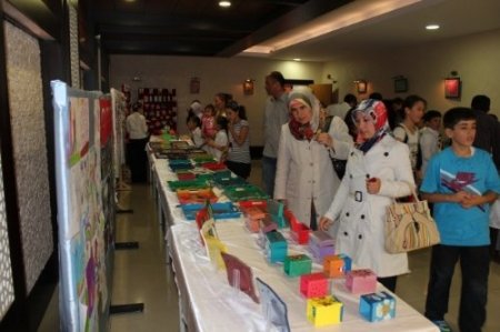 Öğrenciler kulüp faaliyetlerinde emeklerini sergiledi