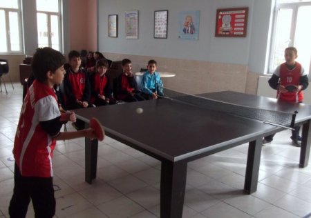 Öğrenciler masa tenisi ile nezaket ve rekabeti öğrendi