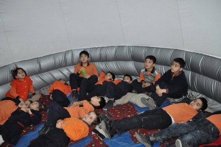 Öğrenciler Okul Bahçesine Kurulan Çadırda Uzayı Öğreniyor