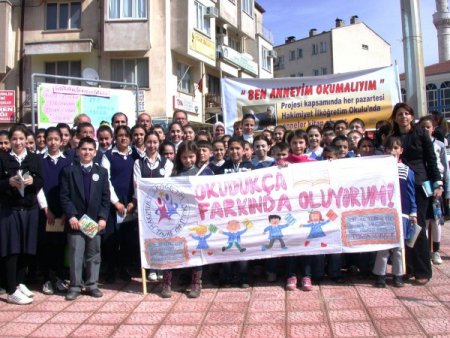 Öğrenciler Okuma Eylemi Yaptı