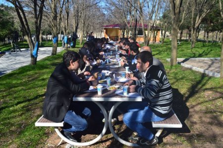 Öğrenciler polis abi ve ablalarıyla piknikte buluştu