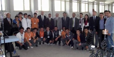 Öğrenciler projelerini sergiledi