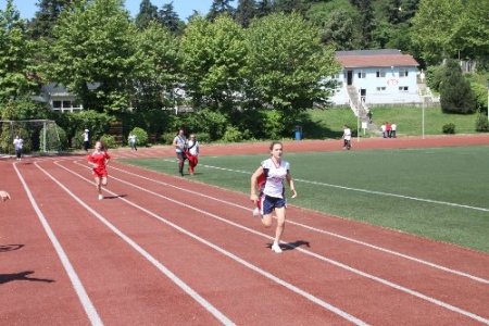 Öğrenciler sağlık için yürüdü