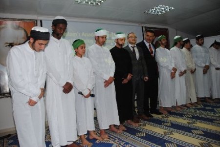 Öğrenciler sahneledikleri oyunla Güllerin Efendisi'ne sevgilerini sundular