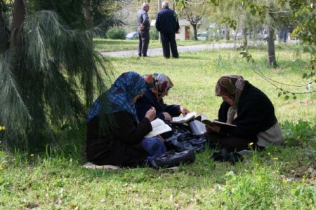 Öğrenciler Sınavda Ter Döktü, Aileler Dualarıyla Destek Oldu