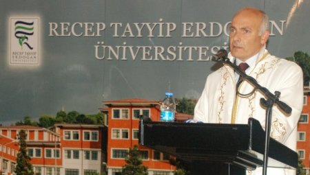 'Öğrenciler Tacize Uğruyor' Dedi Yetkililere Yüklendi