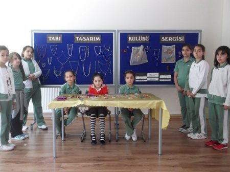 Öğrenciler Takı Tasarlayıp Sergiledi