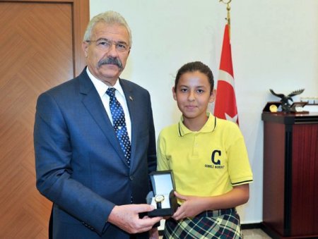 Öğrenciler Vali Cerrah’ı ziyaret etti