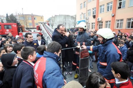 Öğrenciler yangın tatbikatı yaptı