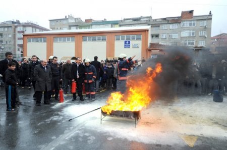 Öğrenciler yangın tatbikatı yaptı
