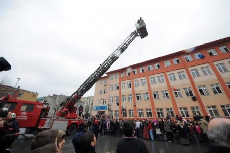 Öğrenciler yangın tatbikatı yaptı