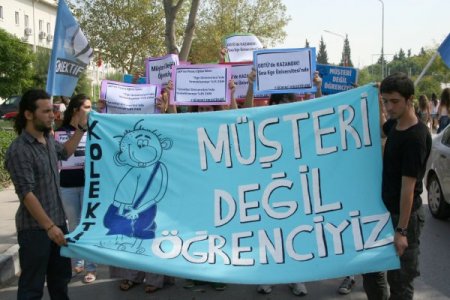 Öğrenciler yemekhane zammını protesto etti