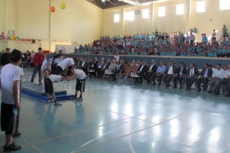 Öğrenciler YİBO Şenliği'nde eğlendi