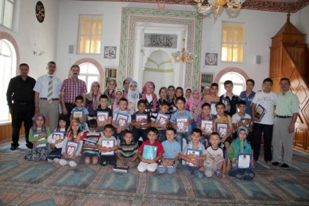 Öğrencilerden Başkan Dinç’e Sürpriz Karşılama