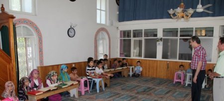 Öğrencilerden Başkan Dinç’e Sürpriz Karşılama