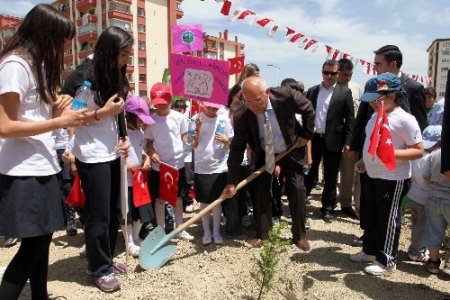 Öğrencilerden Batıkent’e oksijen desteği