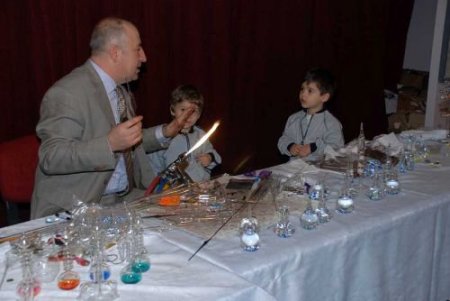 Öğrencilerden 'cam Üflemeye' Büyük İlgi