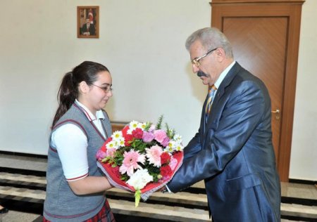 Öğrencilerden Vali Cerrah’a teşekkür ziyareti
