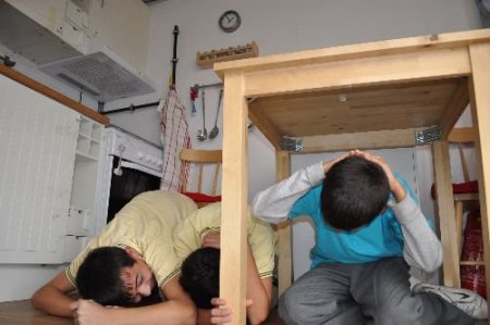 Öğrencilere Deprem Tır'ında 6 Büyüklüğünde Deprem Yaşatıldı