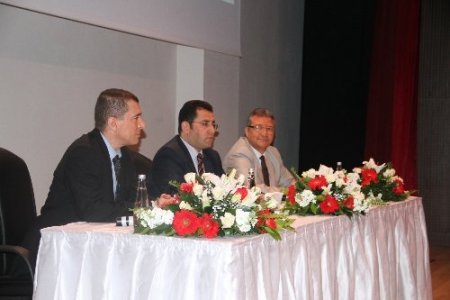 Öğrencilere 'Doğru Tercih ve Kariyer' paneli