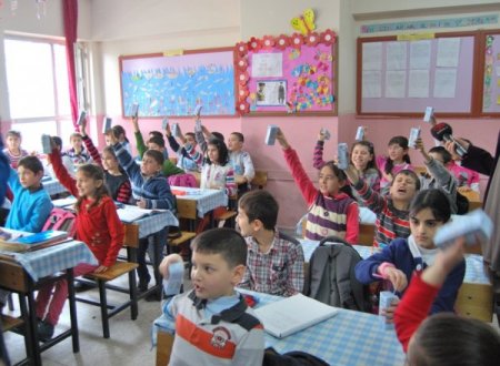 Öğrencilere okul sütü dağıtıldı