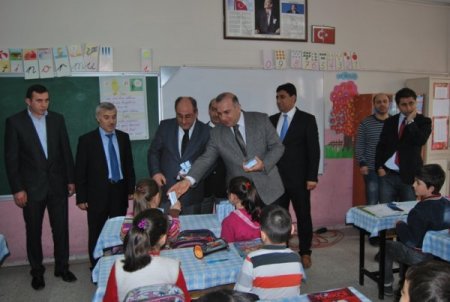 Öğrencilere okul sütü dağıtıldı