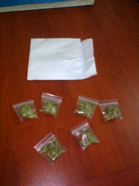 Öğrencilere uyuşturucu satmak isteyen şahıslara operasyon