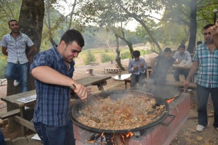 Öğrencilerin piknik keyfi