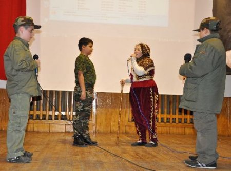 Öğrencilerin Sahnelediği 'çanakkale Savaşı' Oyunu Duygulandırdı