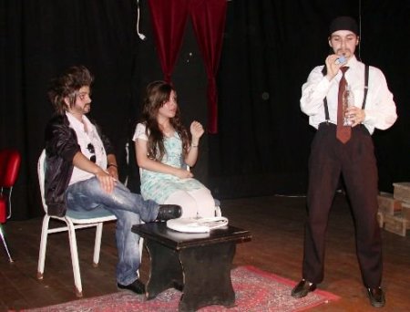 Öğrencilerin Sergilediği 'rumuz Goncagül' Oyun İzleyicilerden Tam Not Aldı