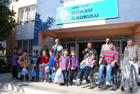 Öğrencilerin topladığı kapaklar engellilere umut oldu