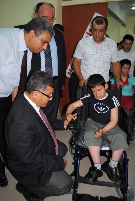 Öğrencilerin Topladığı Mavi Kapaklar, 42 Engelliye Tekerlekli Sandalye Oldu