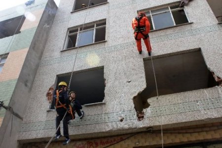 Öğrencilerin yangın tatbikatı nefes kesti