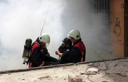 Öğrencilerin yangın tatbikatı nefes kesti
