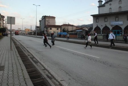 Öğrencilerin Yol Güvenliği Üst Geçitlerle Sağlanacak