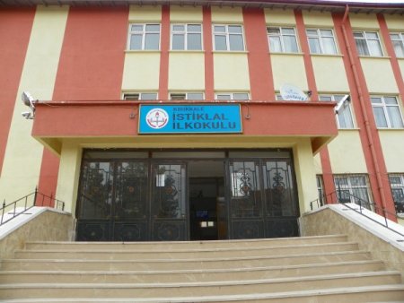 Öğrencinin biber gazlı şakası hastanede sona erdi