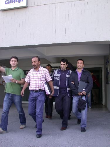 Öğretim Elemanlarından Oluşan Sınav Çetesi Çökertildi