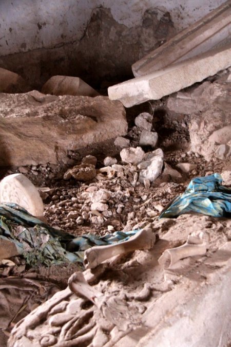 Öğretim Üyesi, 631 Yıllık Türbedeki Define Talanını Ortaya Çıkardı