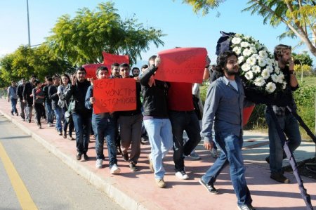 Öğretim üyesinin yoklama inadı öğrencileri zor durumda bıraktı