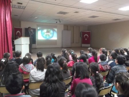 Öğretmen ve öğrencilere afet ve acil durum semineri verildi