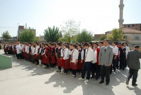 Öğretmen Ve Öğrencilere Başarı Belgeleri Verildi